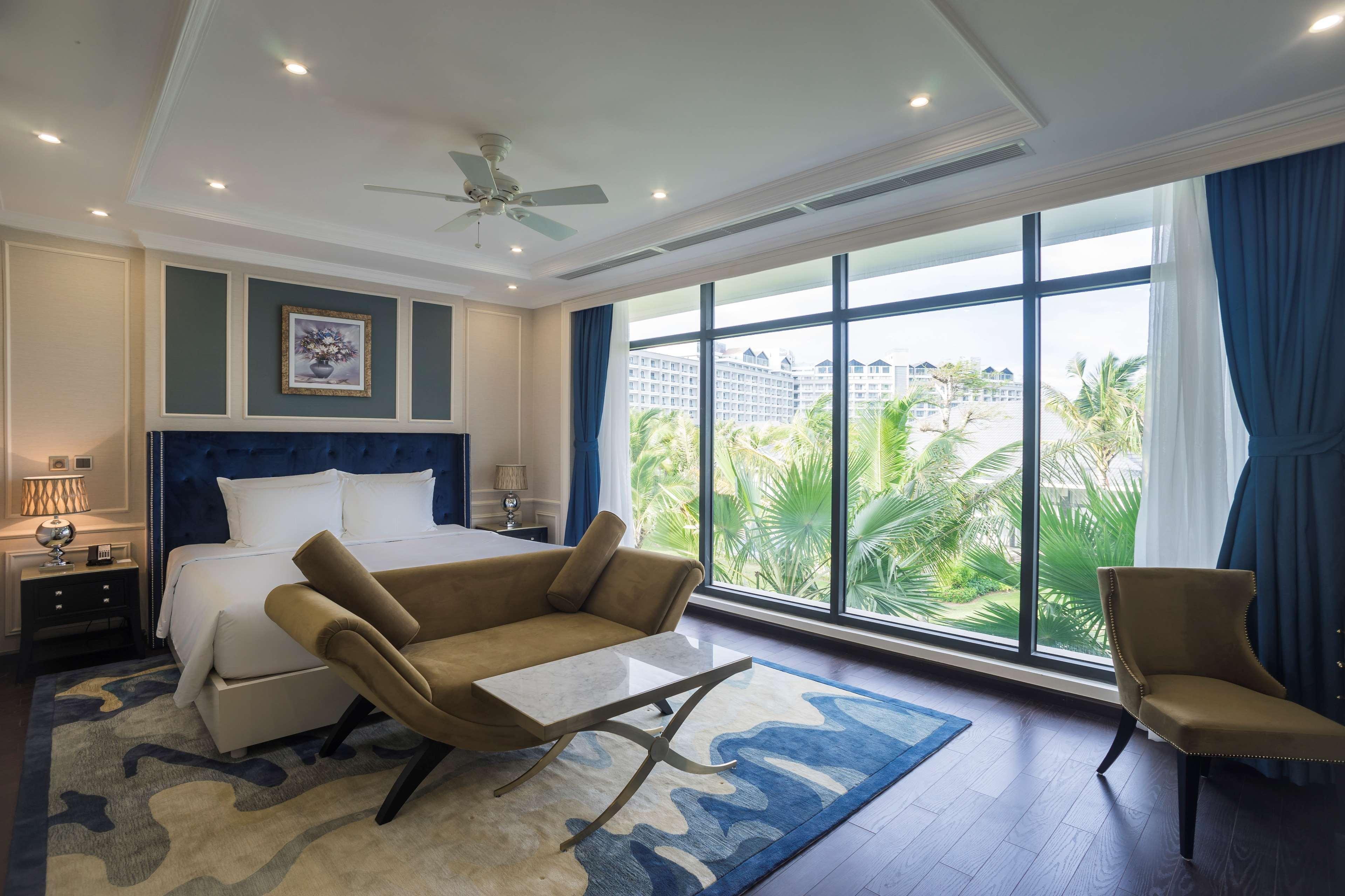 Radisson Blu Resort Phu Quoc Esterno foto A bedroom at the hotel