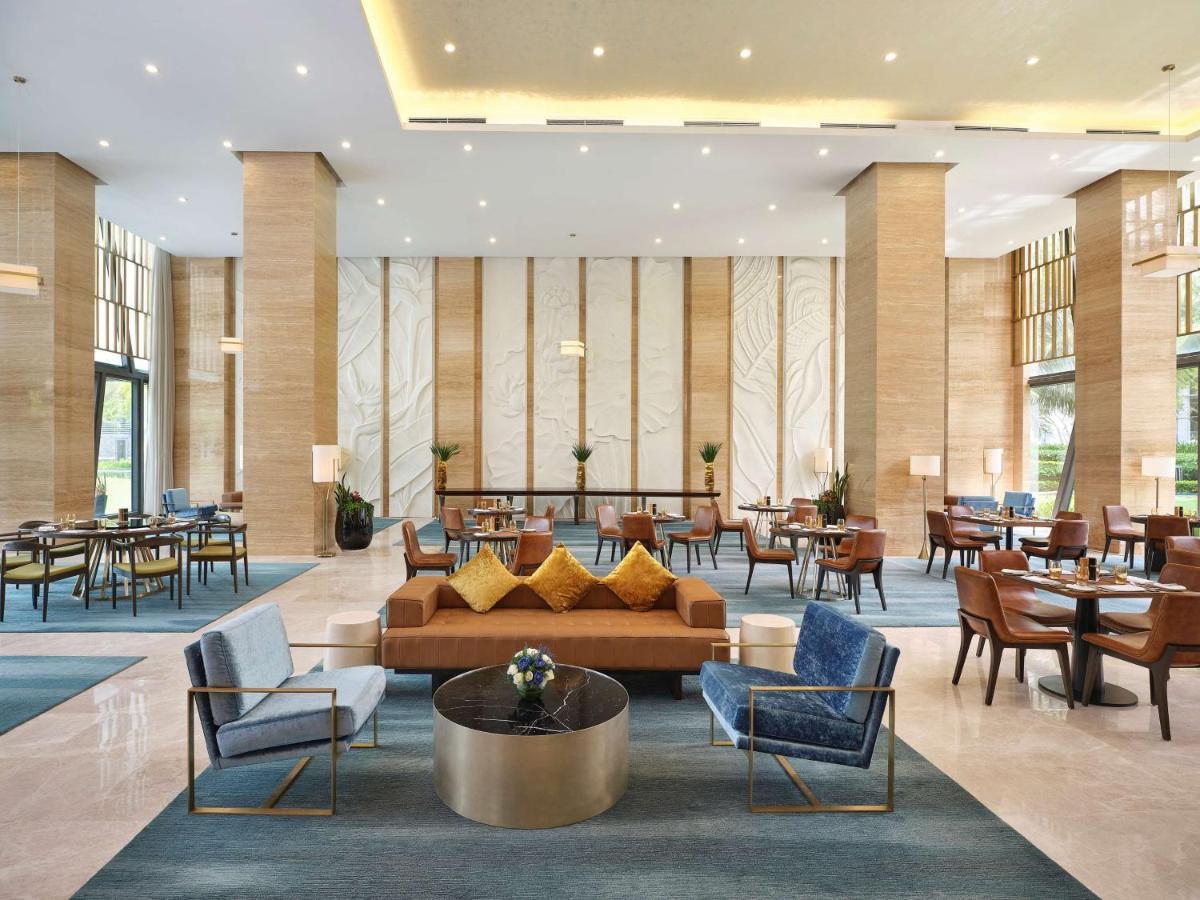 Radisson Blu Resort Phu Quoc Esterno foto The lobby of the hotel